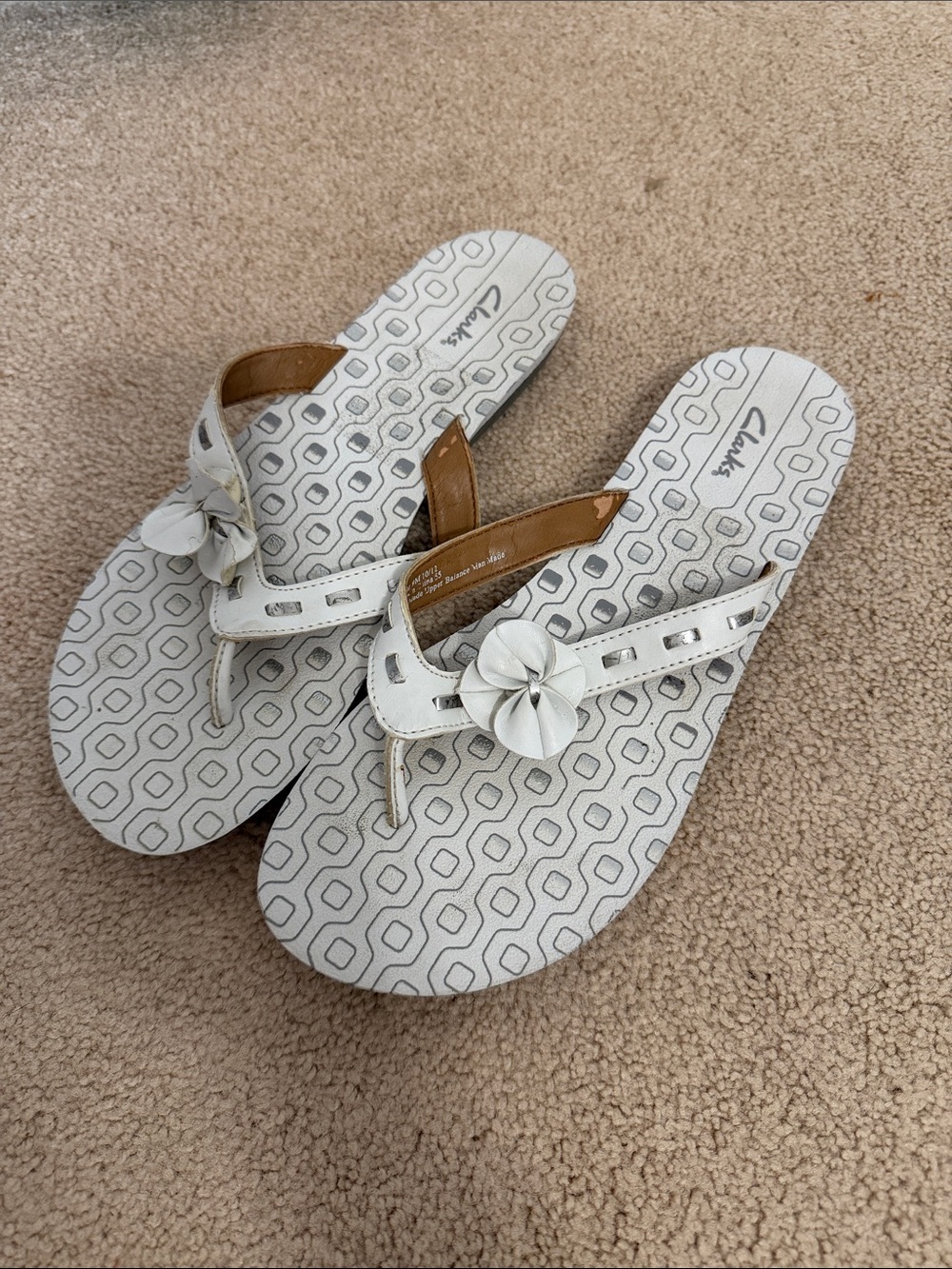 Clarks White Floral Thong Sandals with Patterned Footbed